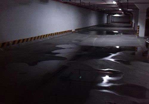地下室滲水