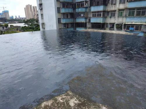 房頂裂縫漏水